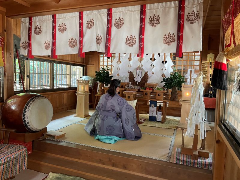 女性宮司によるご祈祷