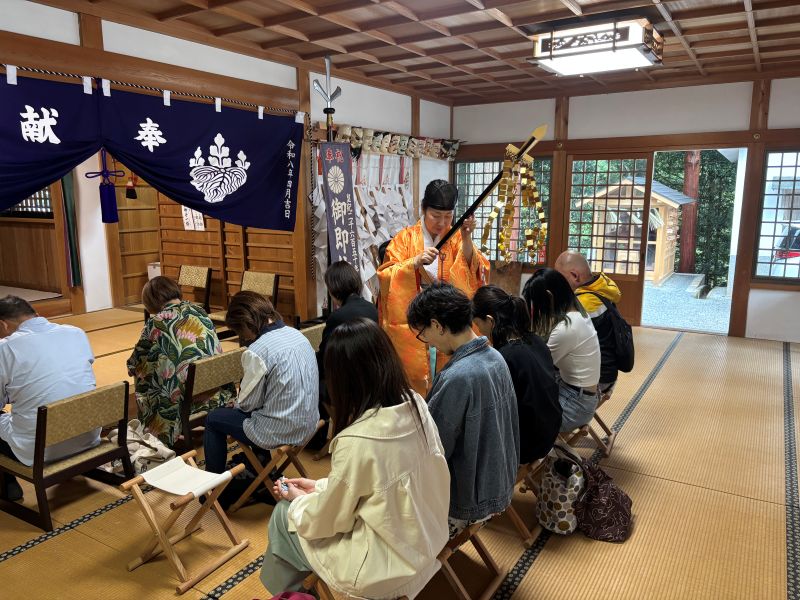 女性宮司によるお清め