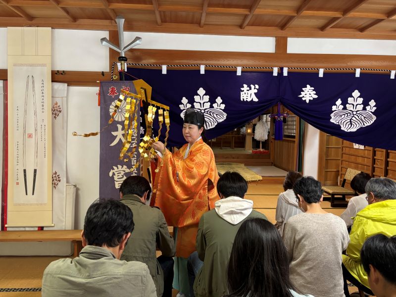 女性宮司によるお清め